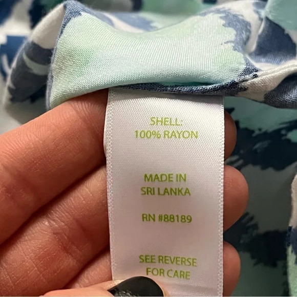 Lilly Pulitzer Sarasota Tunic top Resort White Hook You In blue green medium - Picture 11 of 12